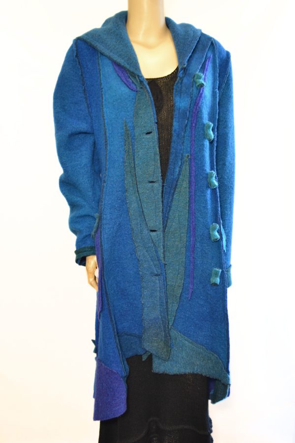 Krótki Płaszcz z Wełny Filcowanej z Kapturem