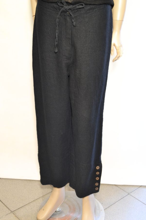 Czarne spodnie lniane 7/8 z guziczkami