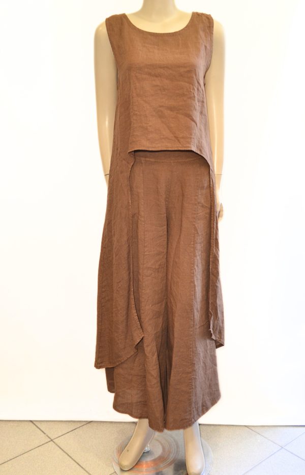 Lniany komplet w kolorze brązowym